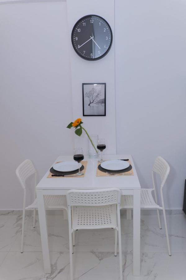 King'S Gambit Suite Tesalonika Bagian luar foto