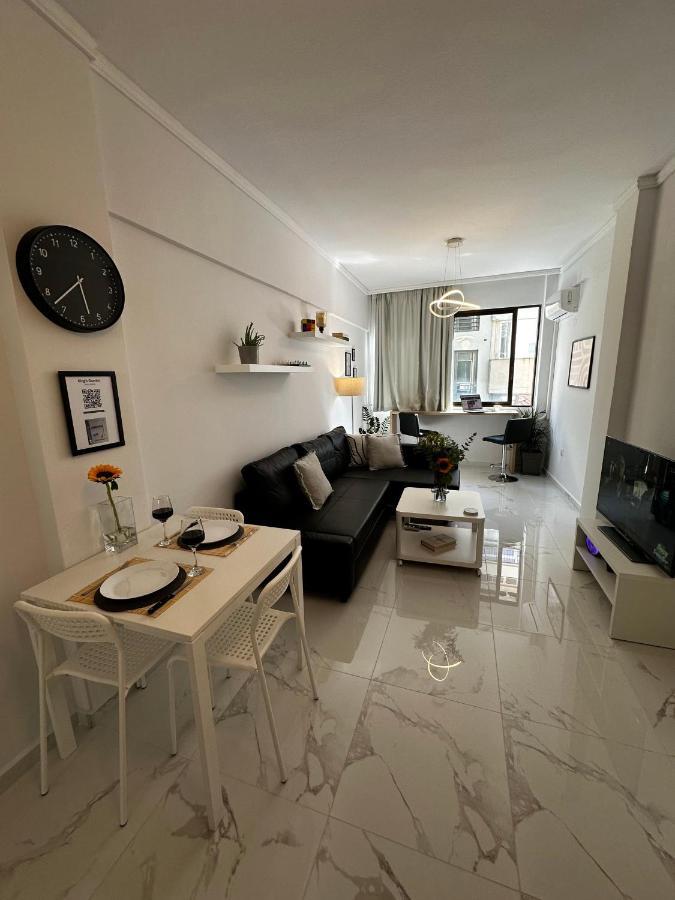 King'S Gambit Suite Tesalonika Bagian luar foto
